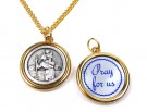 Detaljer bakside St Christopher medaljong med vakker pregning og tekst på baksiden  thumbnail